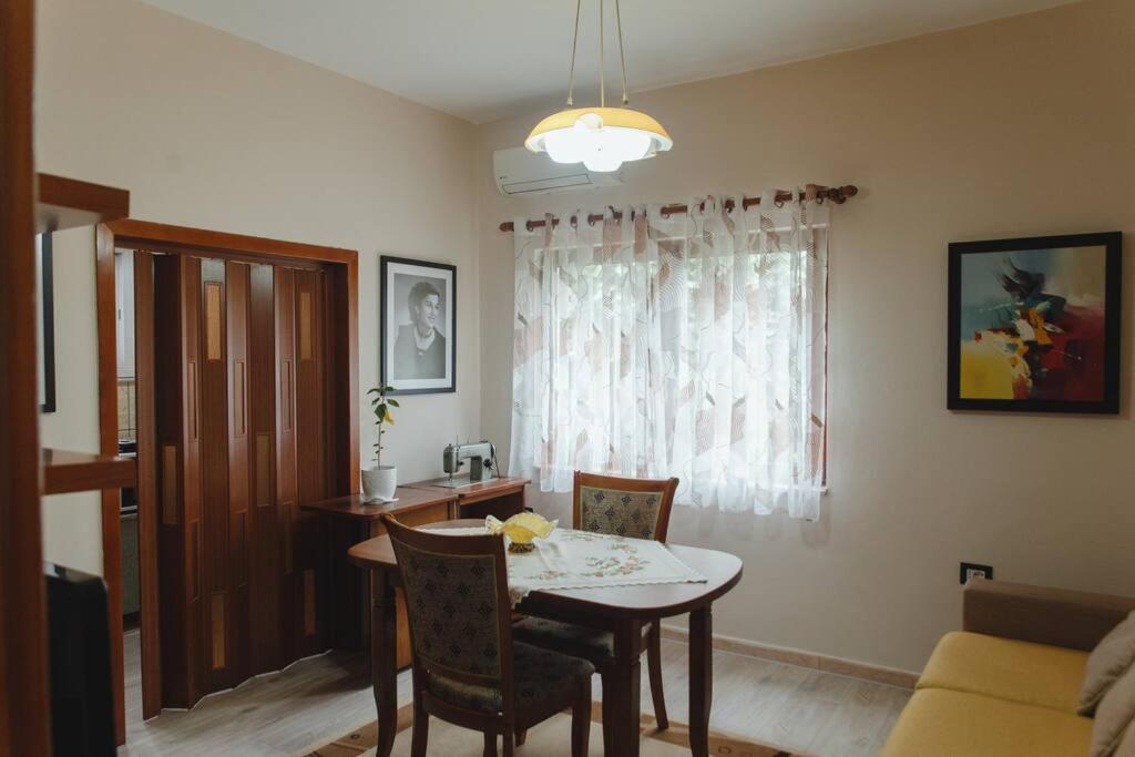 Rare Durres Apartment With Private Parking & Garden Kültér fotó