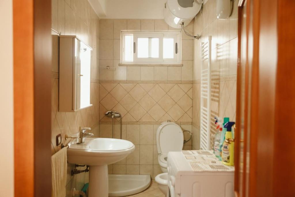 Rare Durres Apartment With Private Parking & Garden Kültér fotó