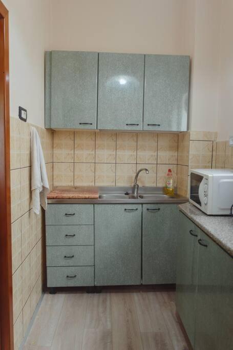 Rare Durres Apartment With Private Parking & Garden Kültér fotó